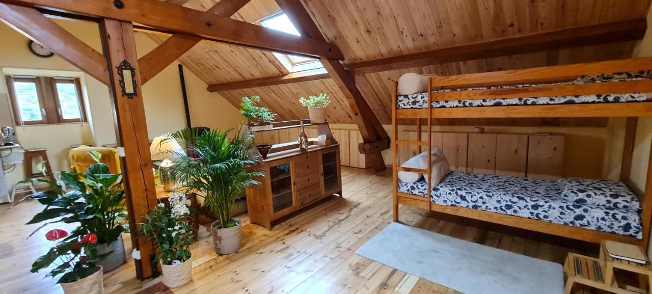 ساياغوز Loft Mansarde Du Train Jaune Avec Vue Sur Les Montagnes المظهر الخارجي الصورة