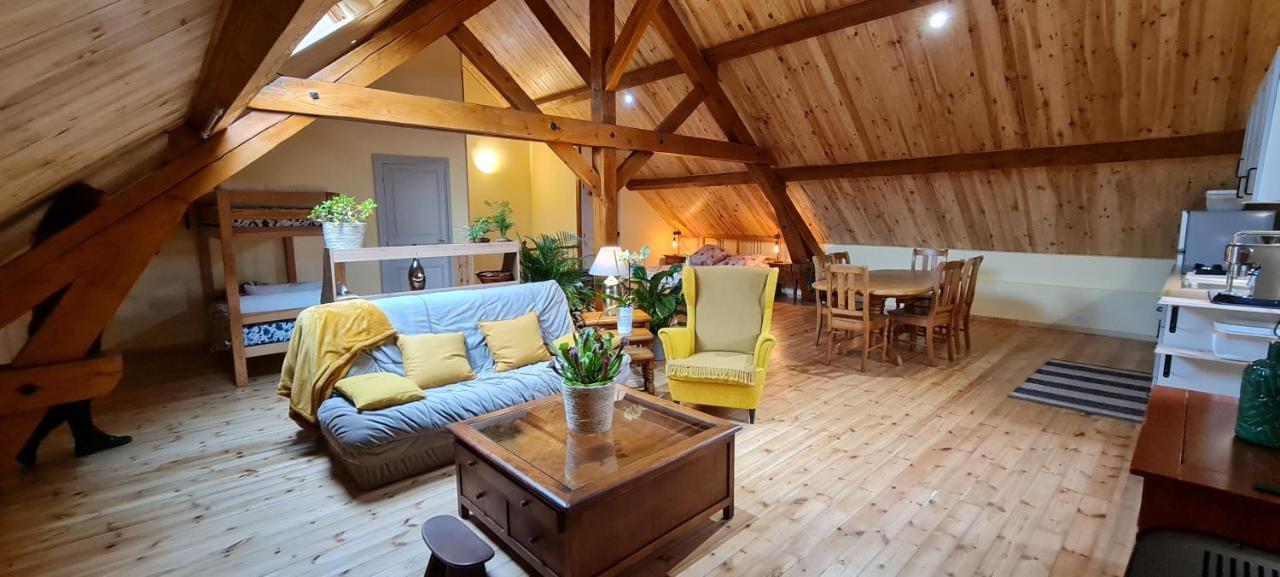 ساياغوز Loft Mansarde Du Train Jaune Avec Vue Sur Les Montagnes المظهر الخارجي الصورة