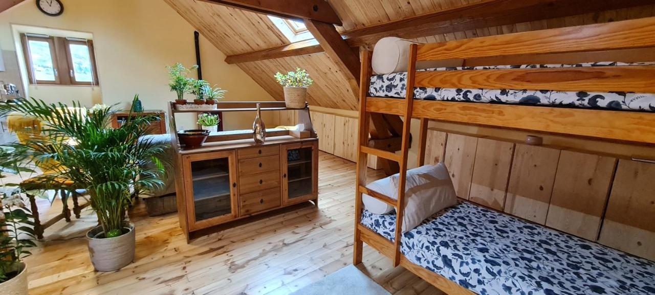 ساياغوز Loft Mansarde Du Train Jaune Avec Vue Sur Les Montagnes المظهر الخارجي الصورة