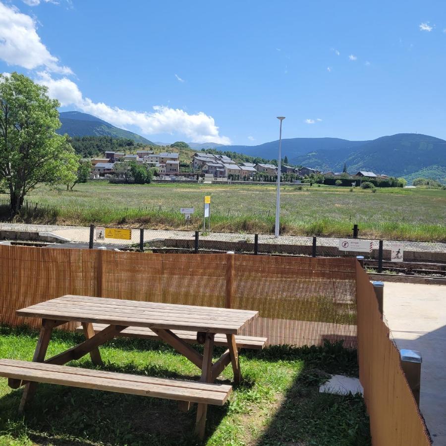 ساياغوز Loft Mansarde Du Train Jaune Avec Vue Sur Les Montagnes المظهر الخارجي الصورة